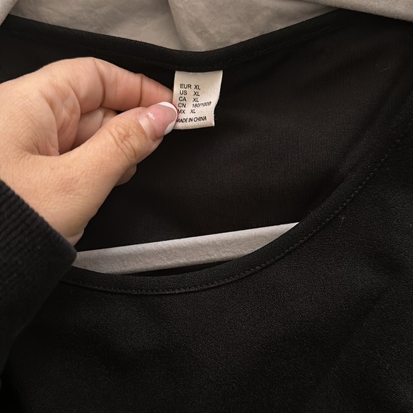 Black dress. Polkadot sleeve. Size XL - Picture 3 of 3